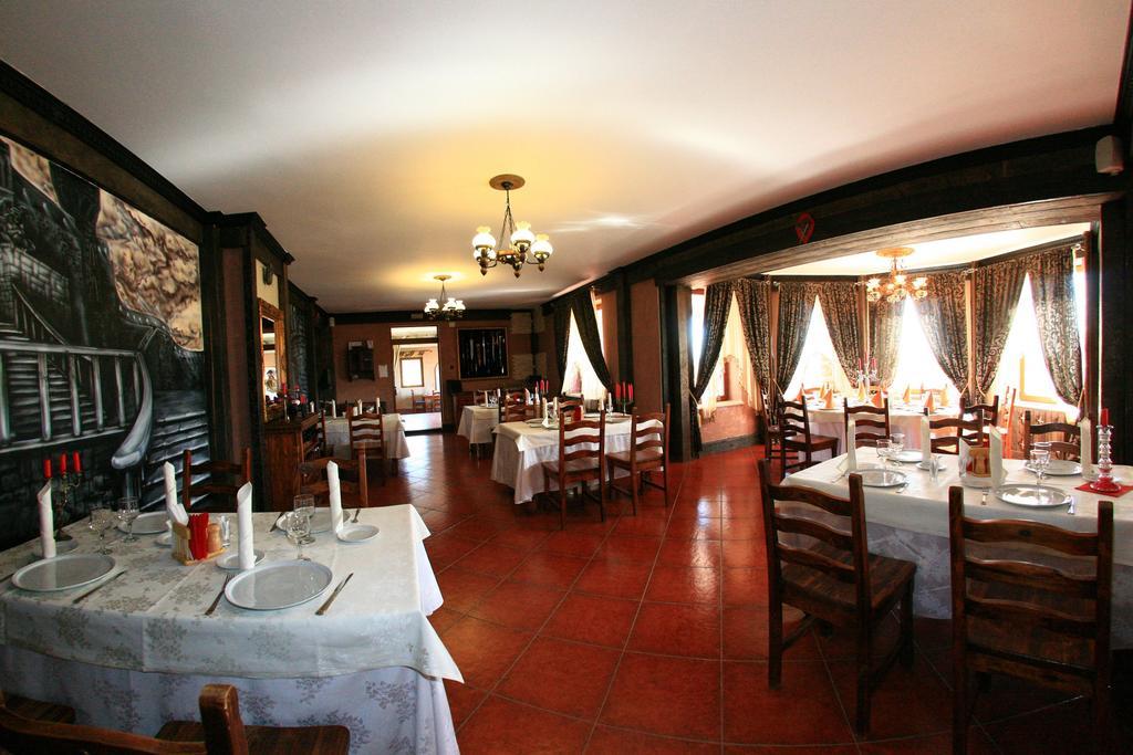 Castelul Lupilor Chimindia Exterior photo