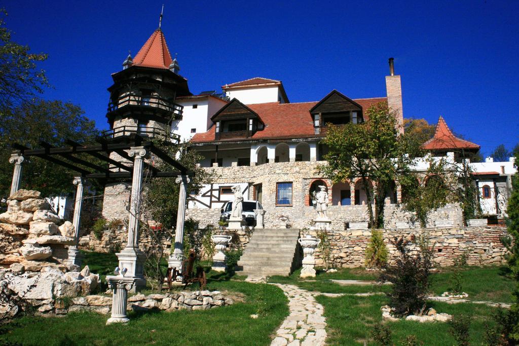 Castelul Lupilor Chimindia Exterior photo