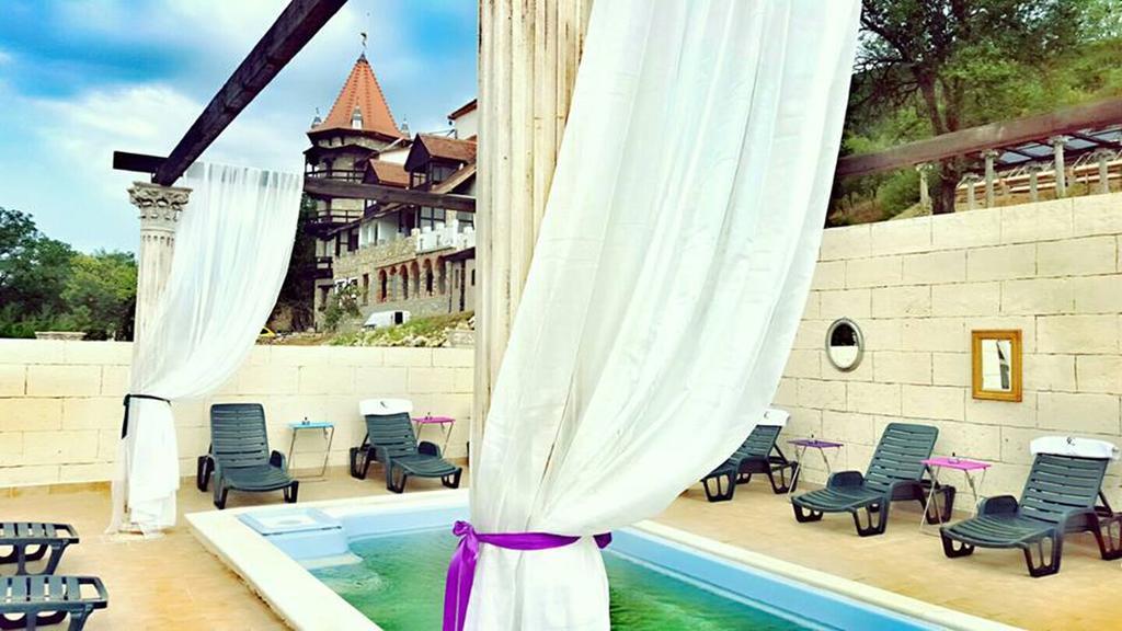 Castelul Lupilor Chimindia Exterior photo